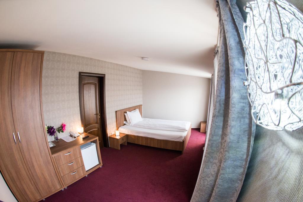 Hotel La Strada Ploieşti Dış mekan fotoğraf