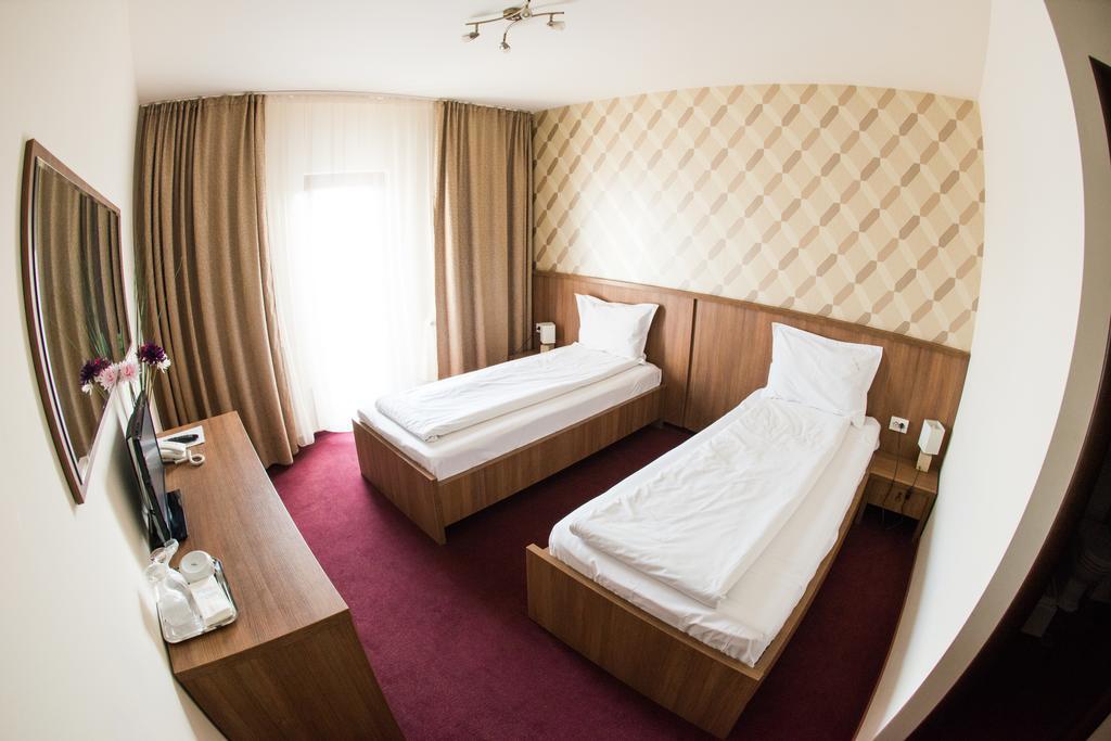 Hotel La Strada Ploieşti Dış mekan fotoğraf