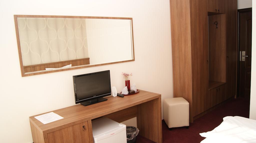 Hotel La Strada Ploieşti Dış mekan fotoğraf