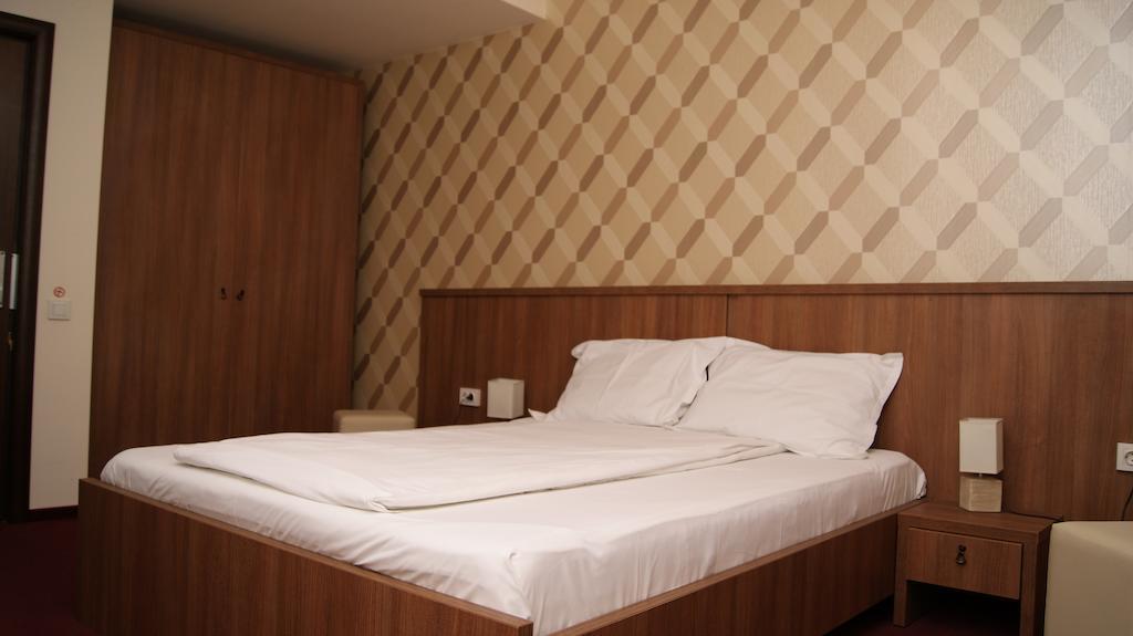 Hotel La Strada Ploieşti Oda fotoğraf