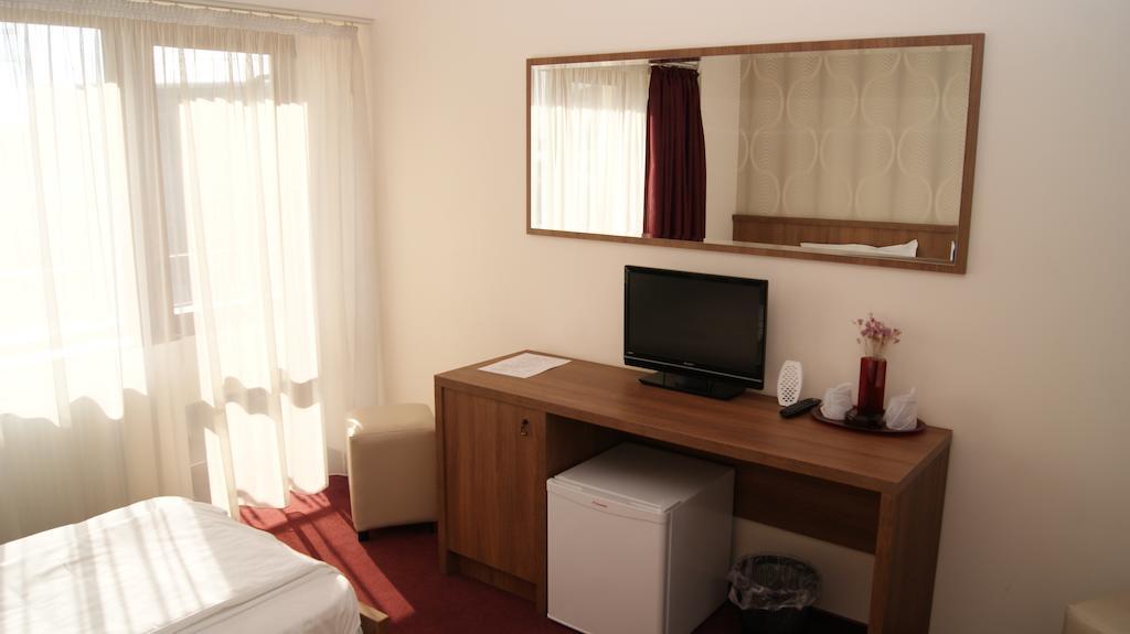 Hotel La Strada Ploieşti Oda fotoğraf